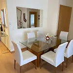 Διαμέρισμα Stylish & Spacious With Balcony *
