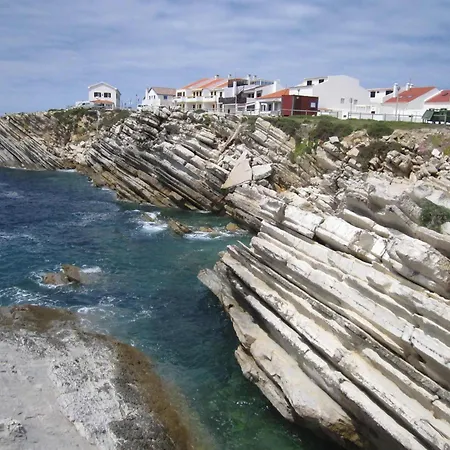 アパート Stylish & Spacious With Balcony ロウリニャン