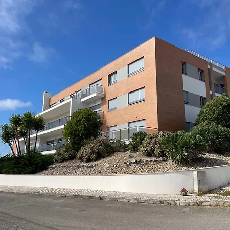 Stylish & Spacious With Balcony ロウリニャン