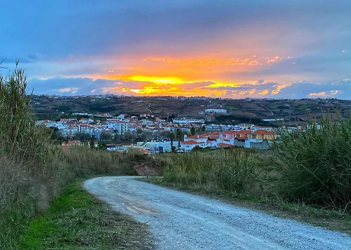 Stylish & Spacious With Balcony アパート *