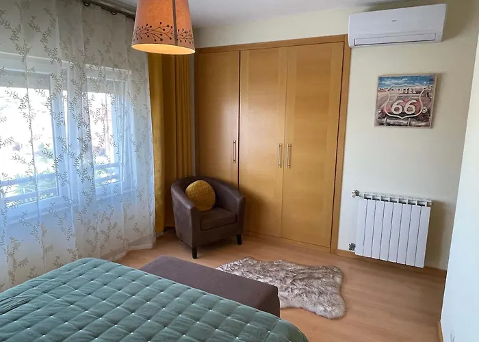 Stylish & Spacious With Balcony