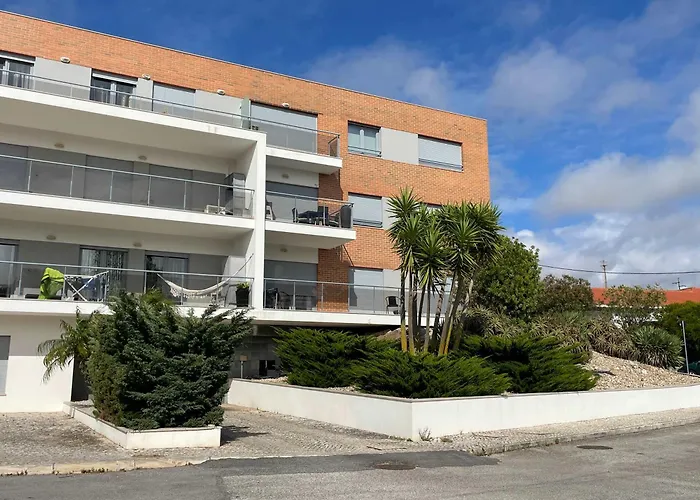 Stylish & Spacious With Balcony アパート