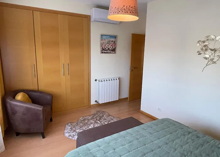 アパート Stylish & Spacious With Balcony ロウリニャン