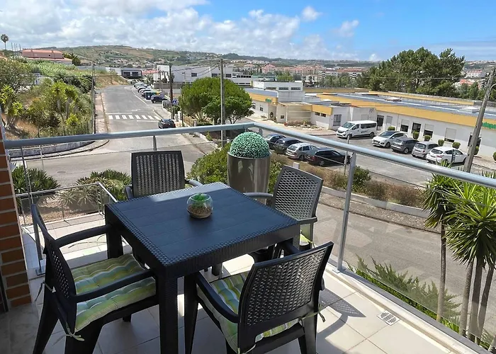 Stylish & Spacious With Balcony アパート *