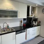 شقة Stylish & Spacious With Balcony *