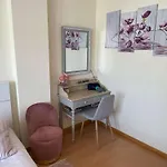 شقة Stylish & Spacious With Balcony *