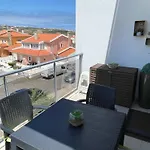 شقة Stylish & Spacious With Balcony *