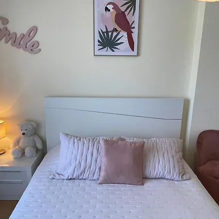 Apartment Stylish & Spacious With Balcony *