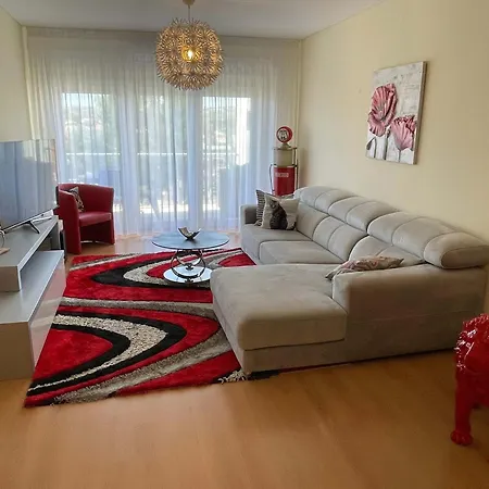 Stylish & Spacious With Balcony *