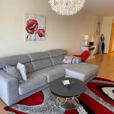 Appartement Stylish & Spacious With Balcony *