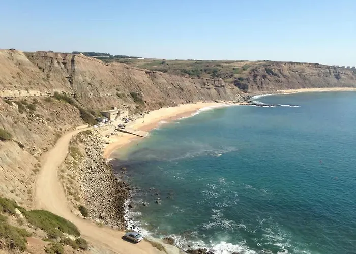 Stylish & Spacious With Balcony *